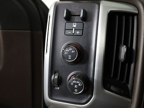 Used 2015 GMC Sierra 1500 SLT w/ SLT Crew Cab Value Package image 32