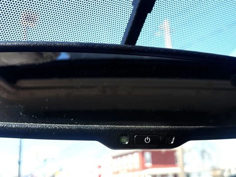 Used 2015 Nissan Juke SL image 26