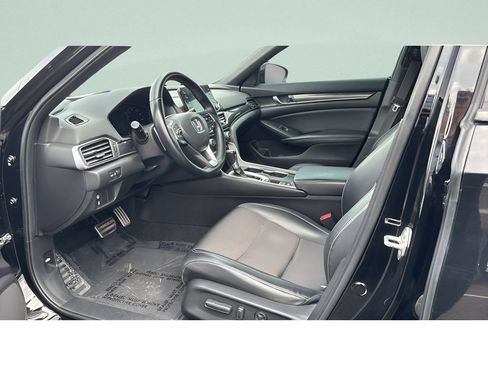 Used 2018 Honda Accord Sport image 10