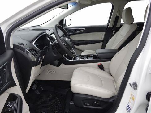 Used 2020 Ford Edge Titanium w/ Equipment Group 301A image 9