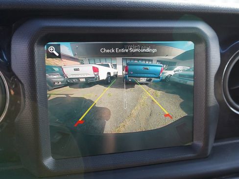 Used 2021 Jeep Gladiator Sport AWD/4WD image 26