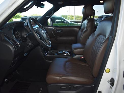 Used 2023 Nissan Armada Platinum w/ Captain's Chairs Package RWD image 4