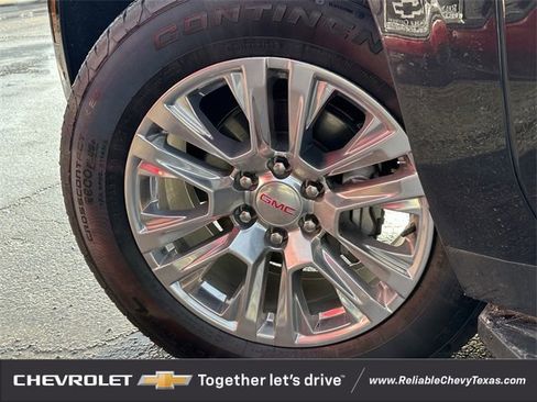 Certified 2025 GMC Yukon Denali image 10