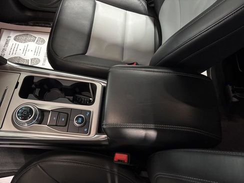Used 2023 Ford Explorer XLT w/ Equipment Group 202A image 20