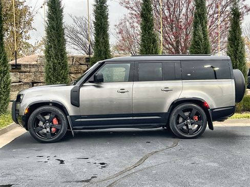 Used 2024 Land Rover Defender 130 X image 2