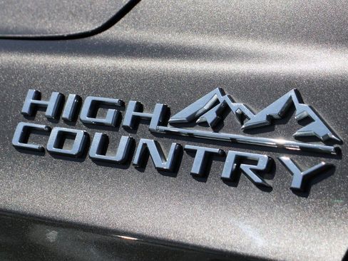 Used 2021 Chevrolet Suburban High Country w/ Premium Package image 56