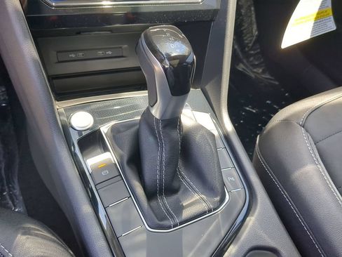 New 2026 Volkswagen Taos SE FWD image 25