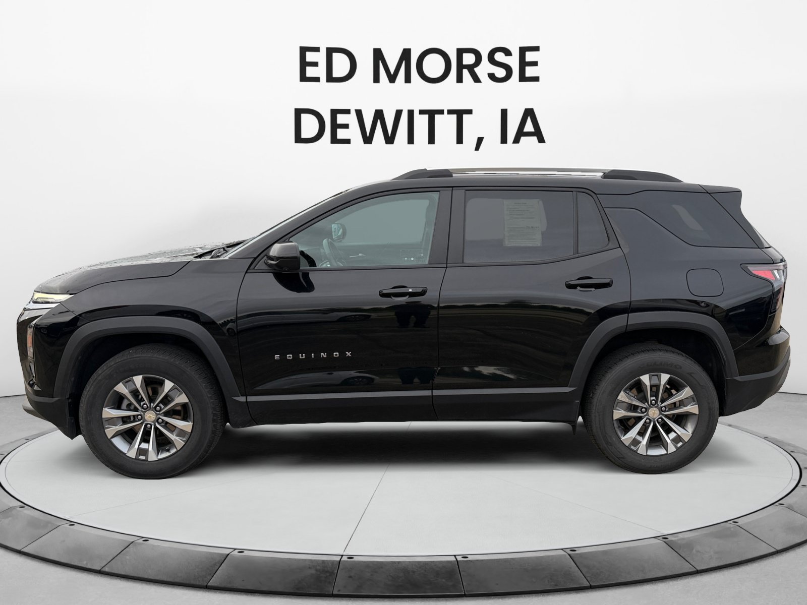 Used 2025 Chevrolet Equinox LT w/ Convenience Package II FWD image 2