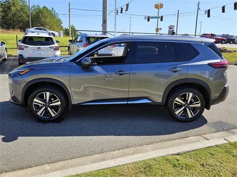 Used 2023 Nissan Rogue SL w/ SL Premium Package image 4