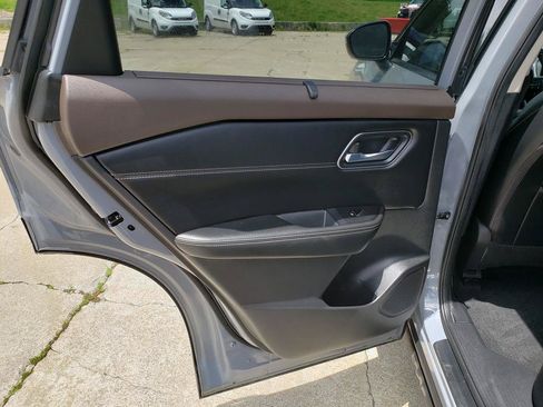 Used 2021 Nissan Rogue Platinum AWD/4WD image 15