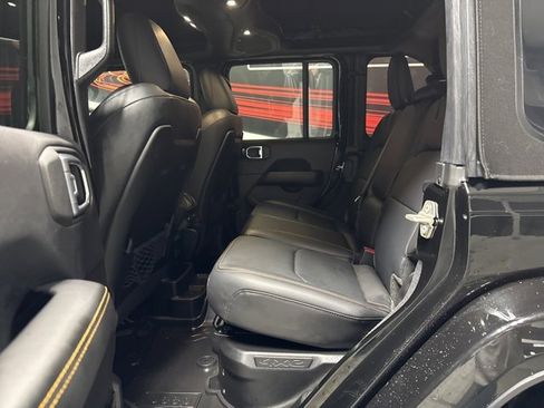 Used 2024 Jeep Wrangler Unlimited Sahara image 13