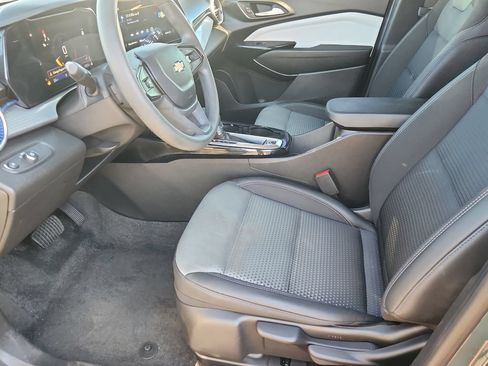 Used 2026 Chevrolet Trax LT FWD image 7