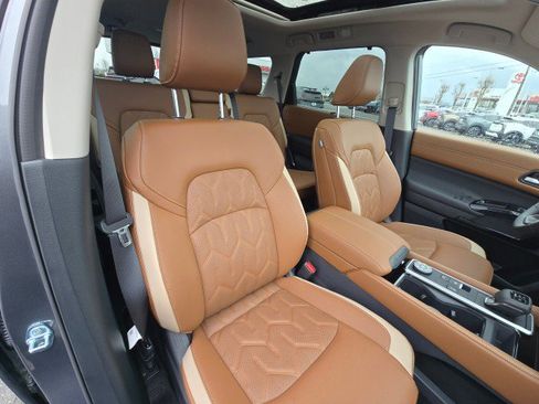 New 2026 Nissan Pathfinder Platinum w/ Cargo Package image 13