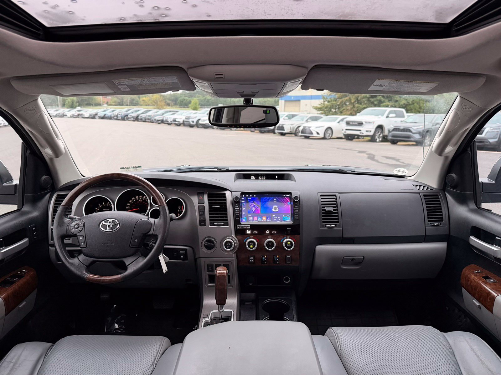 Used 2012 Toyota Tundra Limited w/ Platinum Pkg AWD/4WD image 32