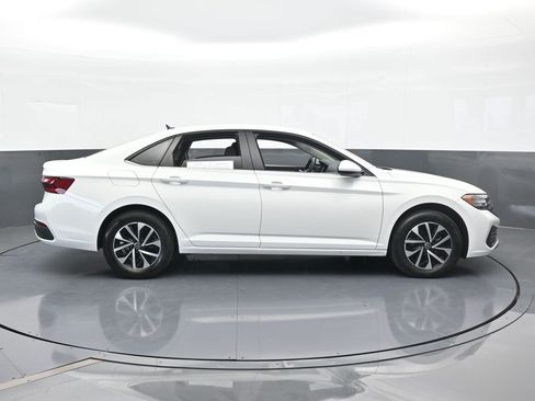 Used 2023 Volkswagen Jetta S image 7