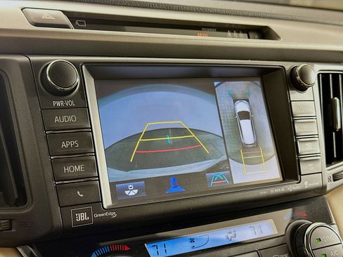 Used 2017 Toyota RAV4 Limited image 23