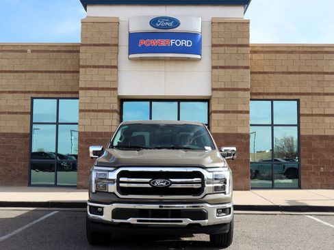 Used 2025 Ford F150 Lariat w/ Equipment Group 501A Mid image 3