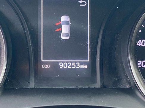 Used 2022 Toyota Camry SE image 14