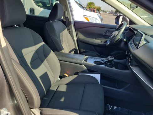 Used 2024 Nissan Rogue S FWD image 22