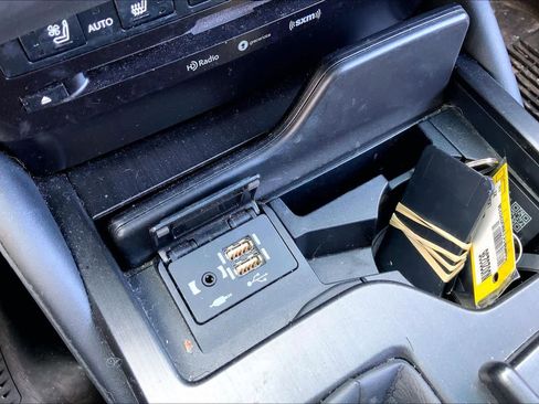 Used 2022 Lexus ES 300h w/ Premium Package image 35