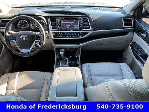 Used 2019 Toyota Highlander Limited Platinum image 47