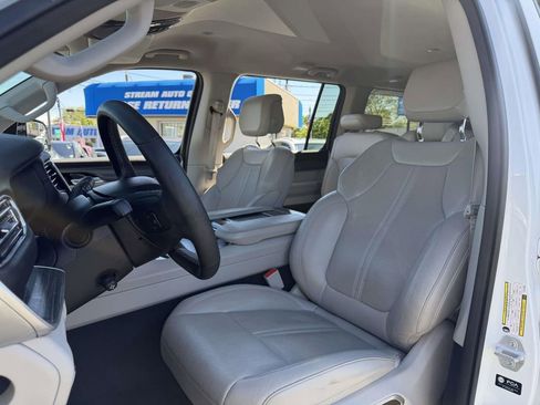 Used 2024 Jeep Wagoneer Series II w/ Flexible Seating Group AWD/4WD image 26