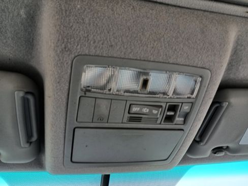 Used 2012 Toyota Highlander FWD image 37