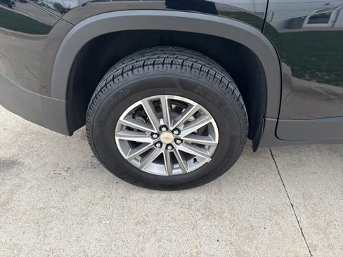 Certified 2024 Chevrolet Traverse LT image 9