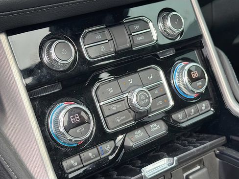 Used 2021 GMC Yukon Denali w/ Denali Premium Package RWD image 21