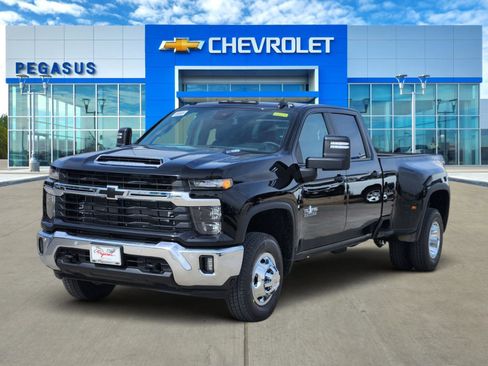 New 2026 Chevrolet Silverado 3500 LT image 2
