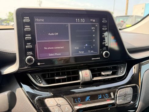 Used 2020 Toyota C-HR LE FWD image 17