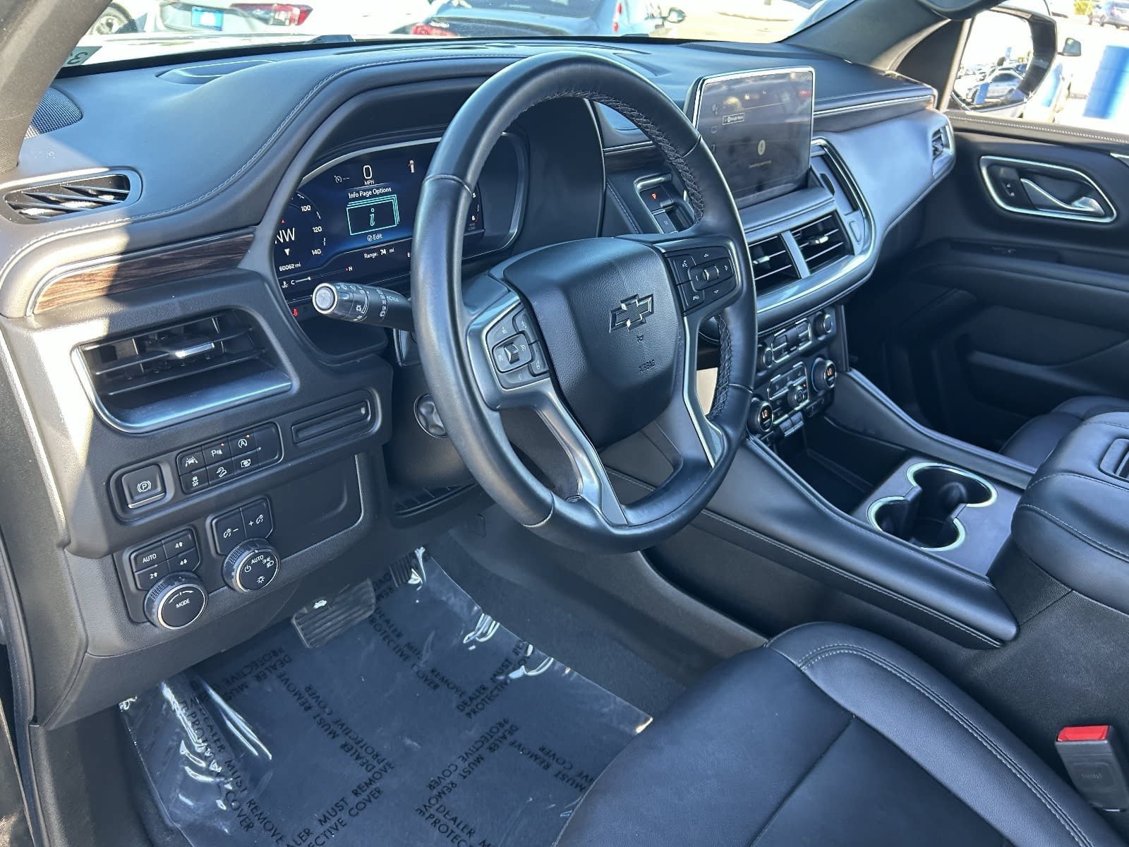 Used 2023 Chevrolet Tahoe Z71 w/ Luxury Package AWD/4WD image 21