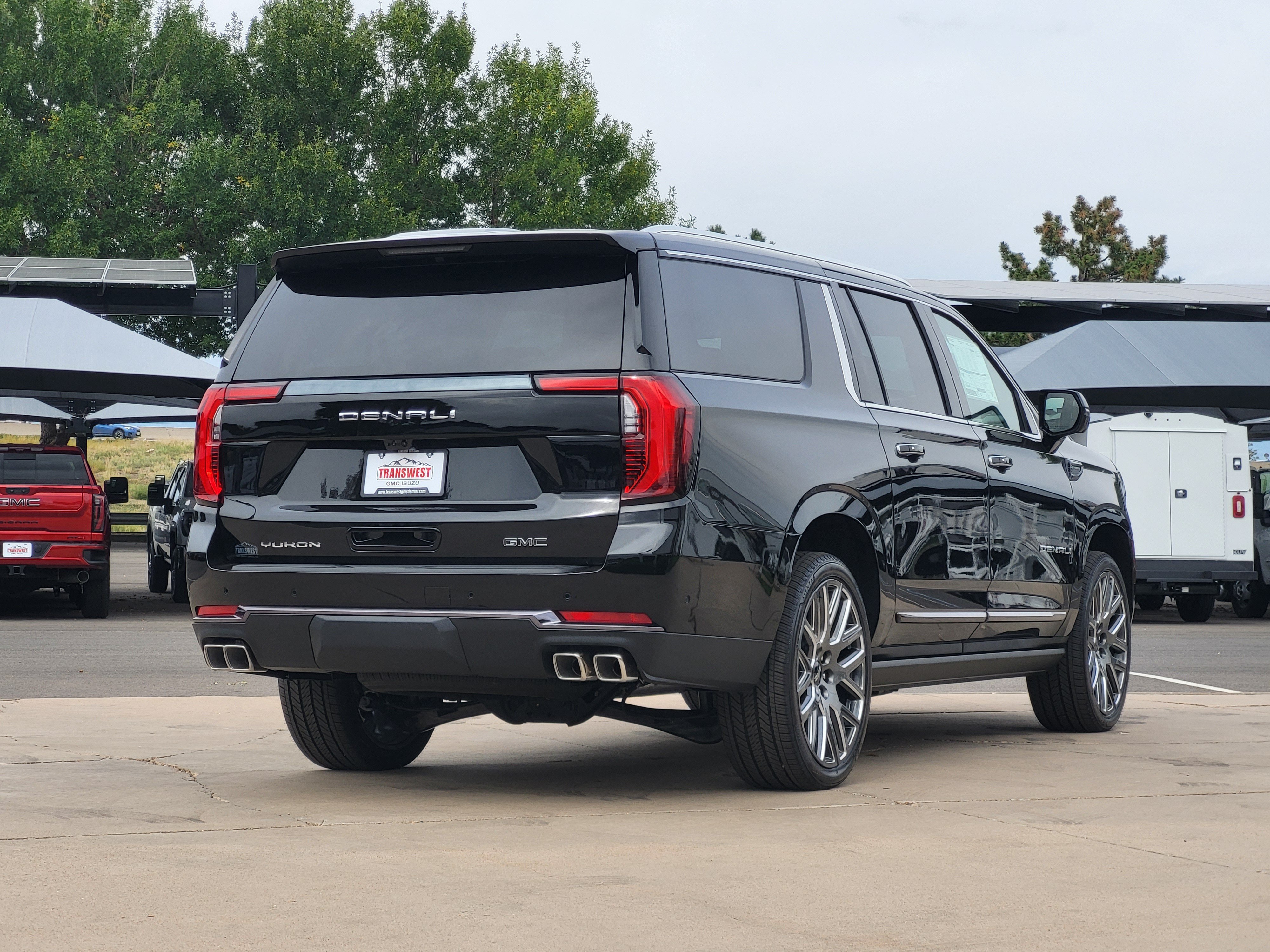 New 2026 GMC Yukon XL Denali Ultimate w/ LPO, Illumination Package AWD/4WD image 7