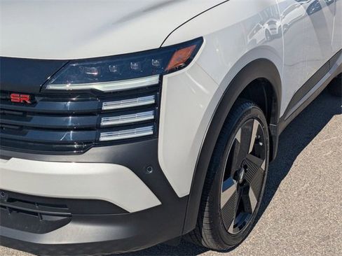 New 2026 Nissan Kicks SR image 9