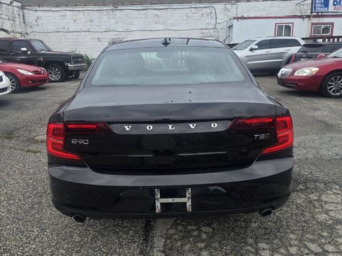 Used 2018 Volvo S90 T5 Momentum w/ Convenience Package image 5