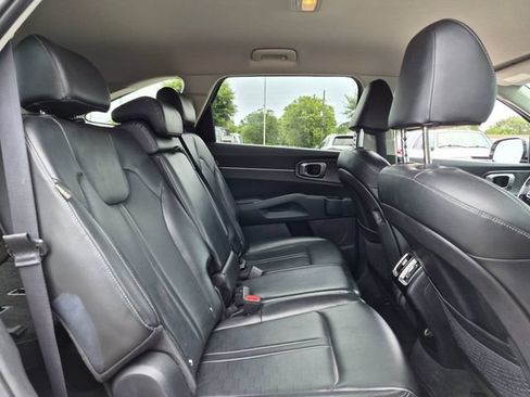 Used 2024 Kia Sorento S FWD image 30
