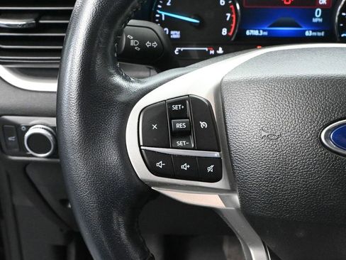 Used 2022 Ford Explorer XLT image 26
