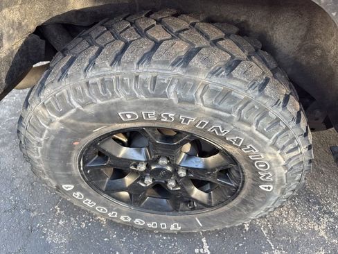 Used 2021 Jeep Wrangler Willys image 12