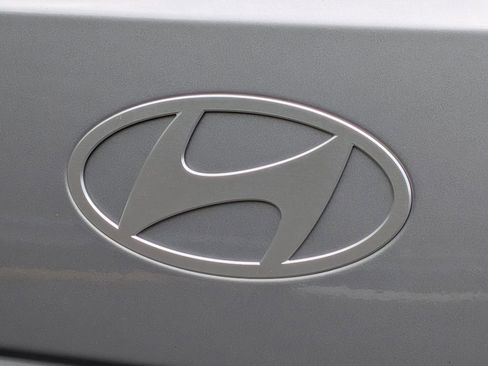 Used 2025 Hyundai Santa Fe SEL AWD/4WD image 28
