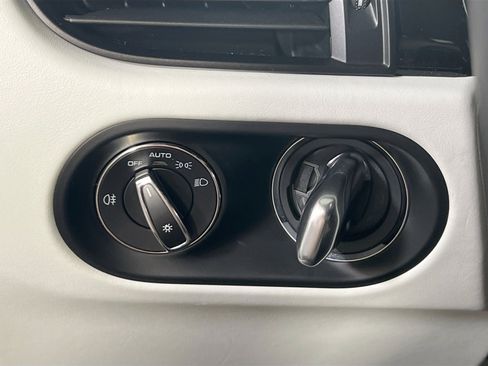 Used 2023 Porsche Macan image 10