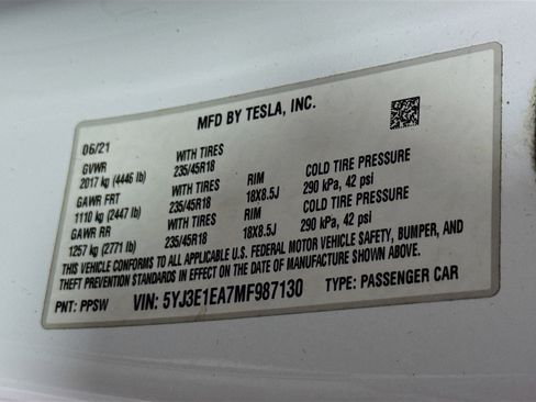 Used 2021 Tesla Model 3 Standard Range Plus image 39