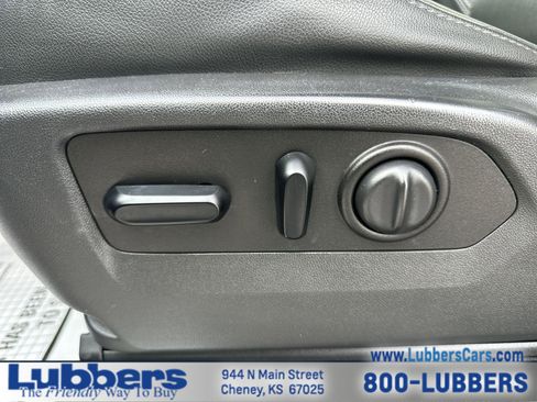 Used 2020 Chevrolet Silverado 2500 LTZ w/ LTZ Convenience Package image 12