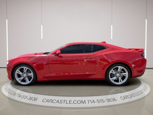 Used 2020 Chevrolet Camaro SS RWD image 2