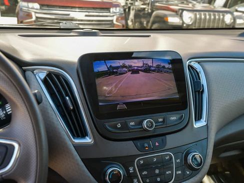 Used 2020 Chevrolet Malibu LT image 24