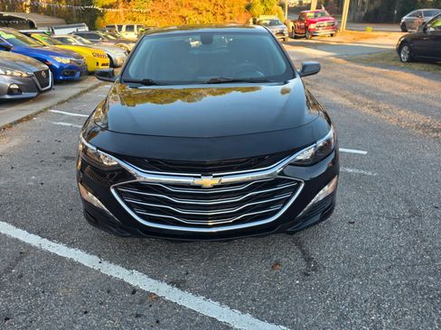 Used 2021 Chevrolet Malibu LT image 3