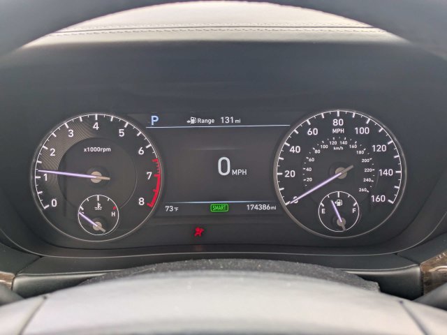Used 2017 Genesis G90 3.3T Premium RWD image 32