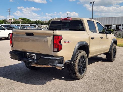 Used 2024 Chevrolet Colorado Trail Boss w/ Technology Package AWD/4WD image 4
