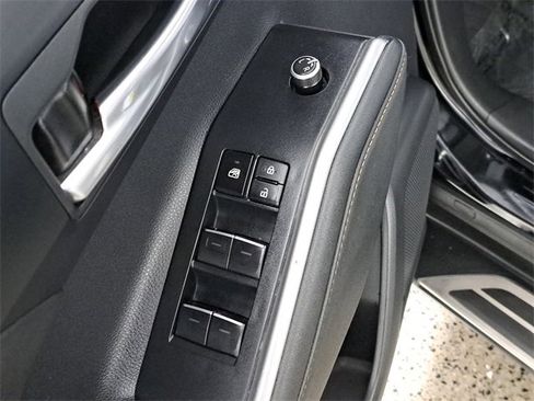 Used 2023 Toyota Highlander Bronze Edition image 24