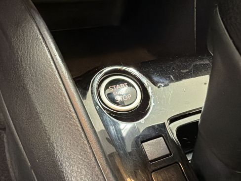 Used 2021 Nissan Versa S FWD image 26