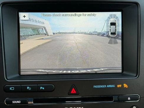 Used 2017 Ford Explorer Limited w/ Equipment Group 301A FWD image 18